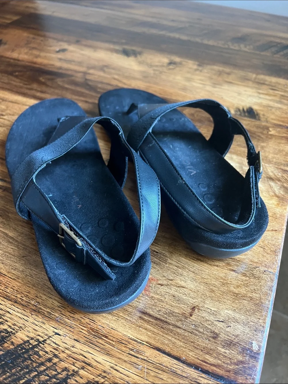 Vionic Sz 10 Adjustable T Strap Sandals Danita Black Confort